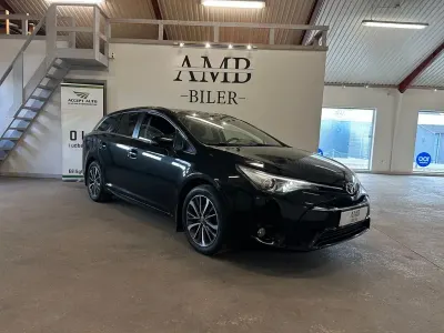 Gebraucht Toyota Avensis Executive 147 PS (108 kW) 2016 Schwarz Limousine