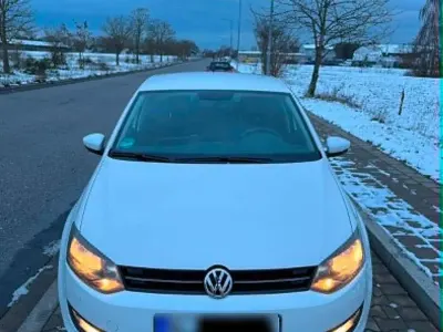 Gebraucht VW Polo Life 69 PS (50 kW) 2014 Weiß Kleinwagen
