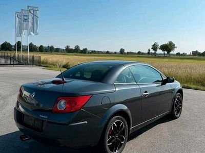 Grau Gebraucht 2007 Renault Mégane Cabriolet Cabrio | 2.000 €
