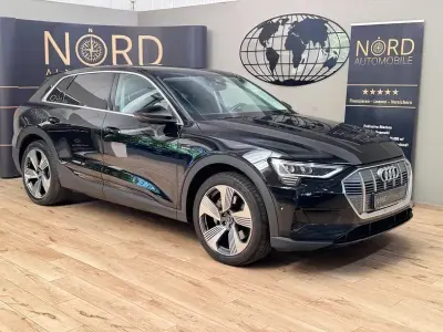 Gebraucht Audi e-tron Exclusive 300 kW (408 PS) 2022 Mythosschwarz metall (metallic) SUV