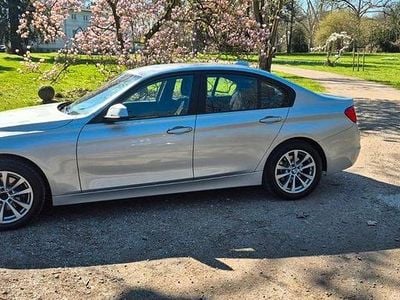 Gebraucht BMW 320 184 PS (135 kW) 2012 Silber Limousine