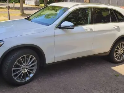 Gebraucht Mercedes GLC300 AMG line Plus 245 PS (180 kW) 2022 Weiß SUV