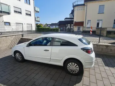 Gebraucht Opel Astra GTC Selection 90 PS (66 kW) 2009 Weiß Coupé