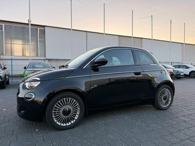 Begagnad Fiat 500e Style 86 kW (118 HK) 2023 Svart Halvkombi