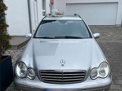 Gebraucht Mercedes 220 150 PS (110 kW) 2004 Silber Kombi