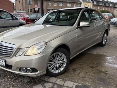Gebraucht Mercedes E220 170 PS (125 kW) 2009 Beige Limousine