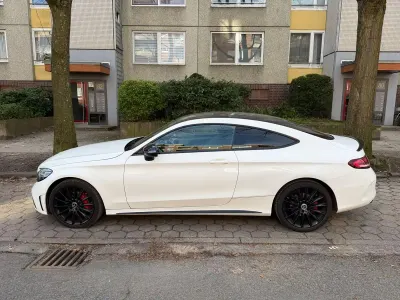 Usata Mercedes C180 AMG line 156 CV (114 kW) 2019 Bianco Coupé