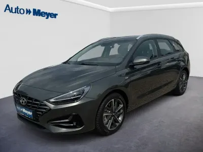 Gebraucht Hyundai i30 Trend 120 PS (88 kW) 2023 Dark night Kombi