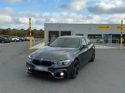 Gebraucht BMW 318 143 PS (105 kW) 2015 Grau Limousine