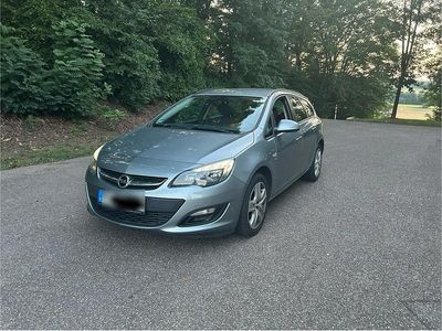 Gebraucht Opel Astra 140 PS (102 kW) 2014 Grau Kombi