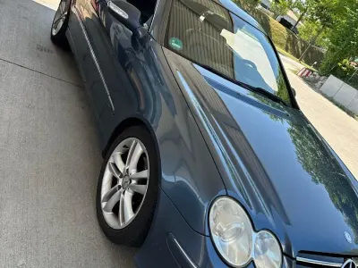 Gebraucht Mercedes CLK280 231 PS (169 kW) 2007 Blau Coupé