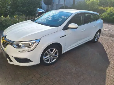 Gebraucht Renault Mégane GrandTour GT-Line 132 PS (97 kW) 2018 Weiß Kombi