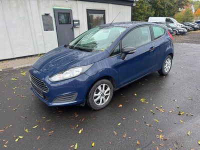 Blau Gebraucht 2015 Ford Fiesta Ambiente Kleinwagen | 4.500 € (Fairer Preis)