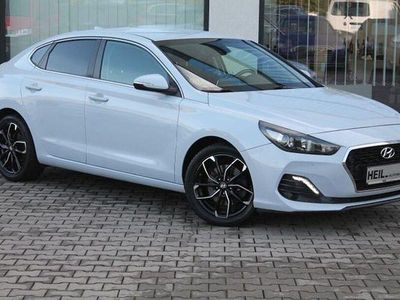 Gebraucht Hyundai i30 Trend 140 PS (102 kW) 2019 Grau Limousine