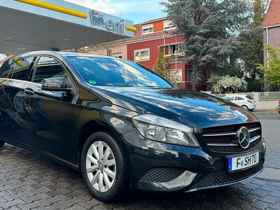 Gebraucht Mercedes A180 122 PS (89 kW) 2012 Schwarz Kombi