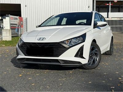 Gebraucht Hyundai i20 Select 79 PS (58 kW) 2025 Weiß Kleinwagen