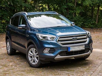 Blau Gebraucht 2019 Ford Kuga Cool & Connect SUV | 15.500 € (Fairer Preis)