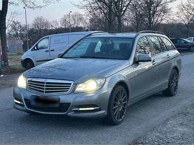 Gebraucht Mercedes C200 136 PS (100 kW) 2013 Grau Kombi