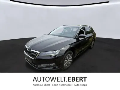 Gebraucht Skoda Superb Style 150 PS (110 kW) 2023 Schwarzmagic perleffekt Kombi