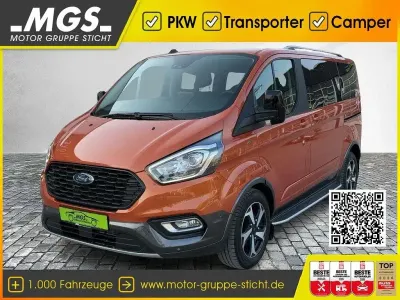 Usata Ford Tourneo 170 CV (125 kW) 2023 Arancione Monovolume