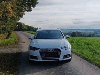 Weiß Gebraucht 2016 Audi A4 Ambiente Kombi | 19.990 € (Fairer Preis)