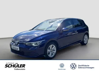 Gebraucht VW Golf VIII Life 150 PS (110 kW) 2022 Blau (atlantic blue metallic) Limousine