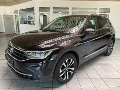 Gebraucht VW Tiguan United 150 PS (110 kW) 2021 Deep black perleffekt SUV