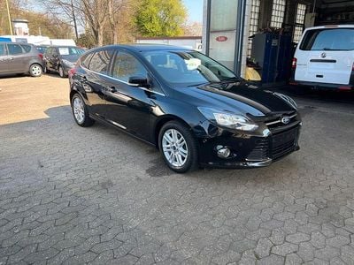 Gebraucht Ford Focus Titanium 125 PS (91 kW) 2014 Schwarz Limousine