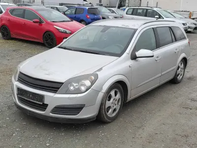 Używany Opel Astra 140 KM (102 kW) 2006 Czarny Kombi