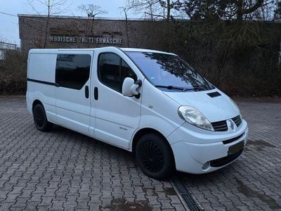 Usado Renault Trafic 145 HP (106 kW) 2009 Branco Monovolume