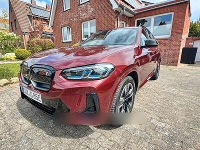 Gebraucht BMW iX3 Impressive 210 kW (286 PS) 2024 Rot SUV