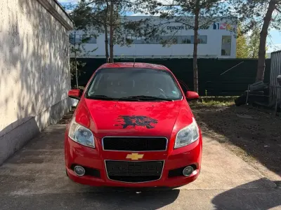 Usata Chevrolet Aveo 90 CV (66 kW) 2010 Rosso Utilitaria