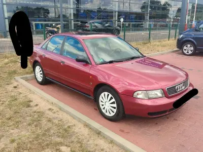Gebraucht Audi A4 Basis 150 PS (110 kW) 1996 Rot Limousine
