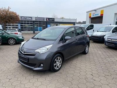 Gebraucht Toyota Verso-S Club 99 PS (72 kW) 2011 Grau Van / Kleinbus