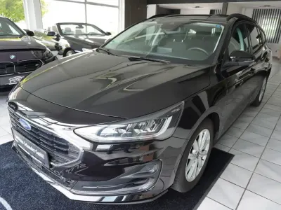 Gebraucht Ford Focus Cool & Connect 120 PS (88 kW) 2022 Schwarz metallic