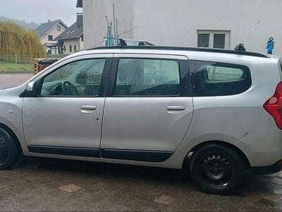 Usado Dacia Lodgy Essentiel 90 HP (66 kW) 2016 Prateado Monovolume