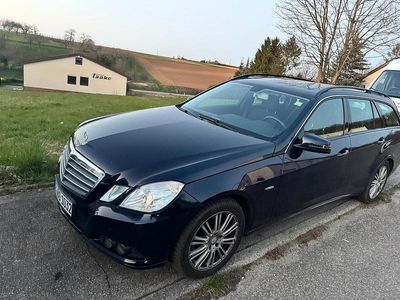 Second-hand Mercedes E250 150 CP (110 kW) 2011 Albastru Break