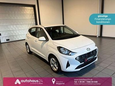 Gebraucht Hyundai i10 Trend 67 PS (49 kW) 2023 Weiß Kleinwagen