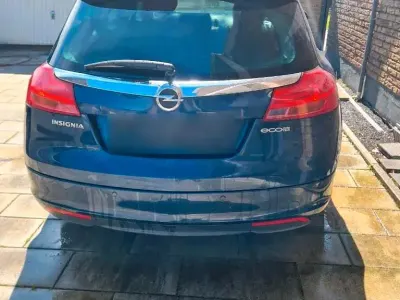 Gebraucht Opel Insignia 140 PS (102 kW) 2013 Blau Kombi