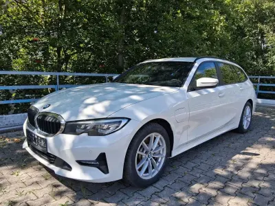Gebraucht BMW 330 Sport Line 184 PS (135 kW) 2021 Weiß Limousine