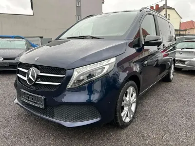 Używany Mercedes V220 Night 237 KM (174 kW) 2021 Niebieski Minivan