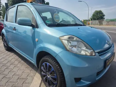 Gebraucht Daihatsu Sirion 69 PS (50 kW) 2009 Blau Kleinwagen