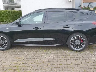 Gebraucht Ford T Style 155 PS (114 kW) 2022 Schwarz Limousine