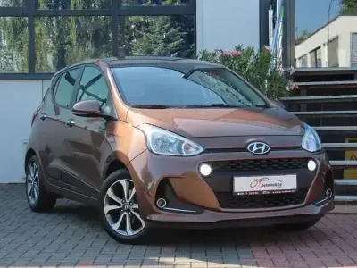 Gebraucht Hyundai i10 Style 87 PS (63 kW) 2019 Braun Kleinwagen