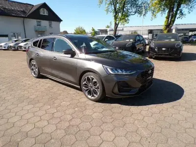 Nuova Ford Focus ST-Line X 155 CV (114 kW) 2026 Grigio Berlina
