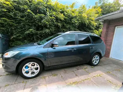 Gebraucht Ford Focus 109 PS (80 kW) 2010 Blau Kombi