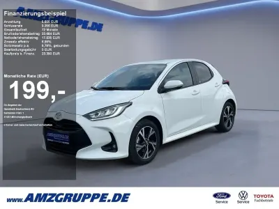 Gebraucht Toyota Yaris Hybrid Style 92 PS (67 kW) 2025 Schnee weiss uni Kleinwagen
