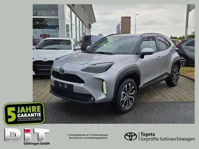 Gebraucht Toyota Yaris Cross 131 PS (96 kW) 2025 Shimmering silber metallic SUV