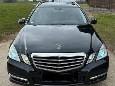 Gebraucht Mercedes E220 Avantgarde 170 PS (125 kW) 2011 Schwarz Kombi