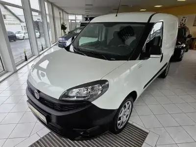 Gebraucht Fiat Doblò 95 PS (69 kW) 2021 Colore esterno (weiß) Van / Kleinbus
